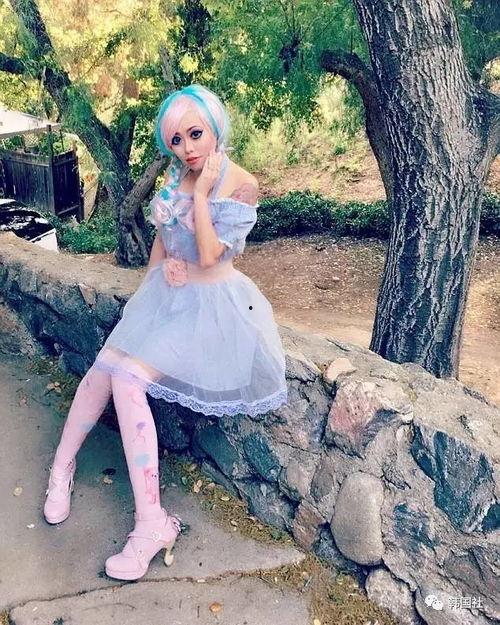 网红化妆模仿芭比裤